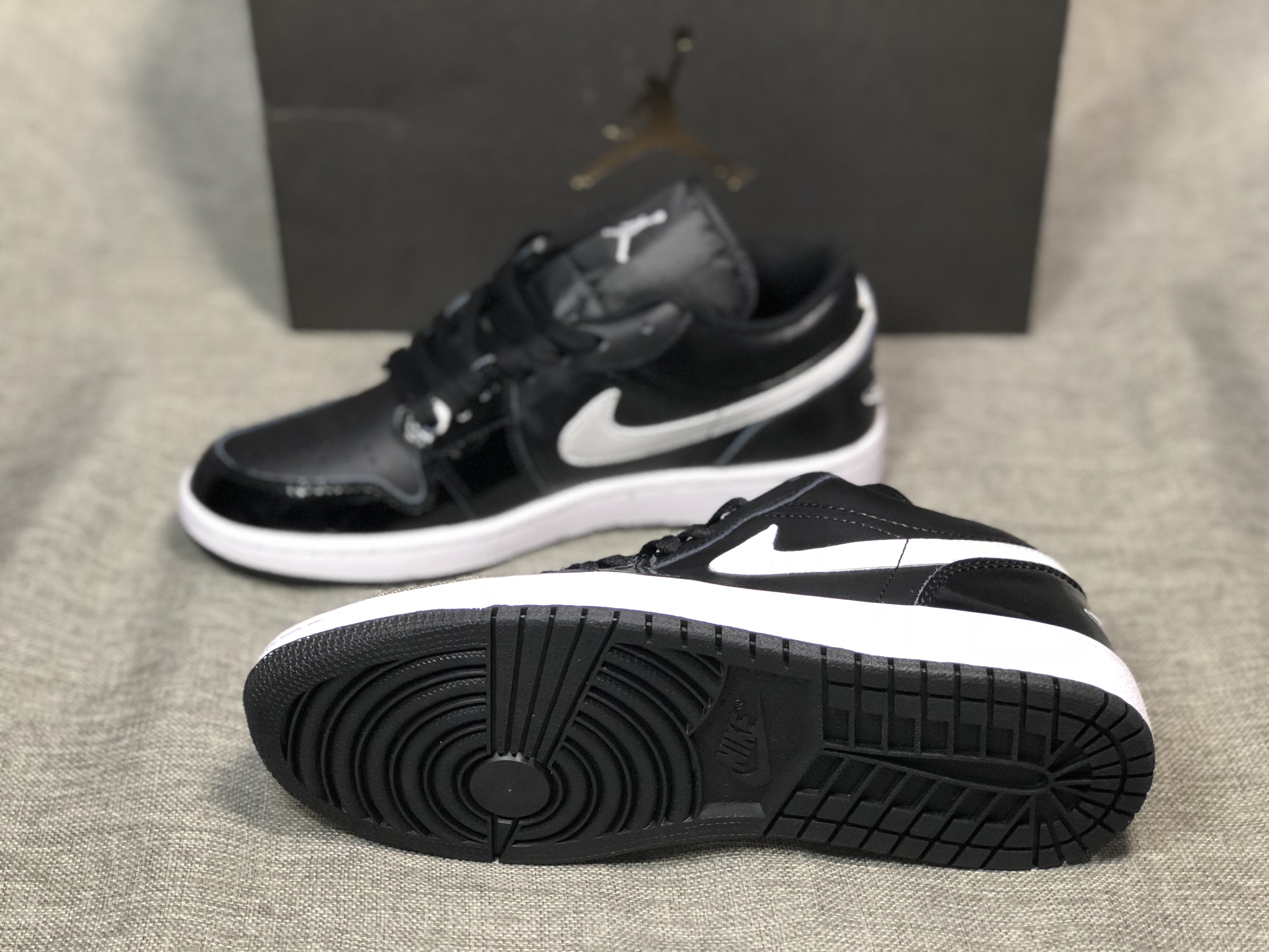 Air Jordan 1 Low Black White Women Shoes